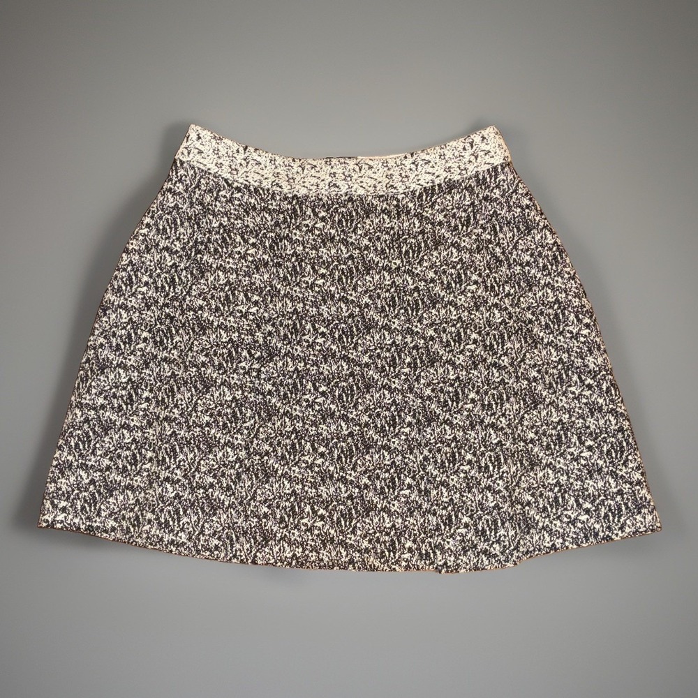 Banana Republic Black and White Boucle Knee Length Skirt Size 00 Petite